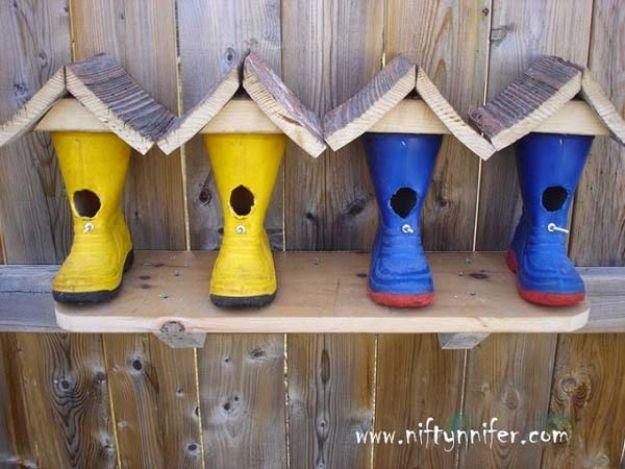 DIY Bird Houses - Rubber Boots Birdhouse - Easy Bird House Ideas for Kids and Adult To Make - Free Plans and Tutorials for Wooden, Simple, Upcyle Designs, Recycle Plastic and Creat
