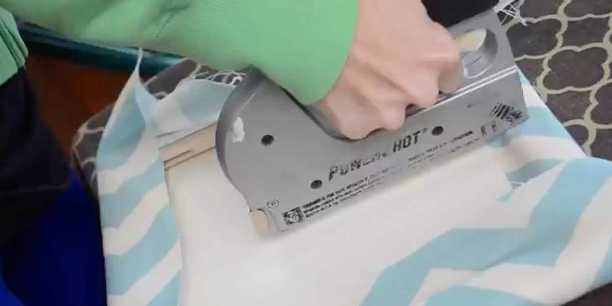 After Wrapping A Canvas In Fabric She Adds Something That Makes It Really Pop (Watch!)