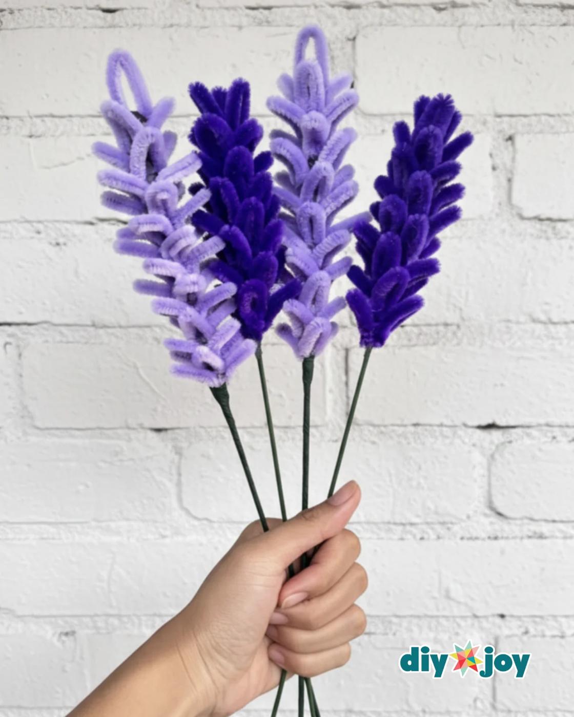 Easy Pipe Cleaner Lavender — diy lavender flowers made from pipe cleaners