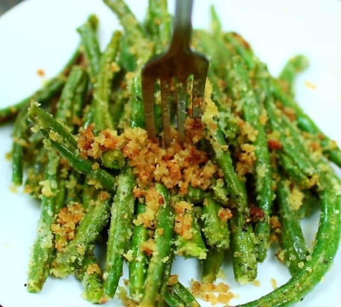 Easy Parmesan Roasted Green Beans Recipe