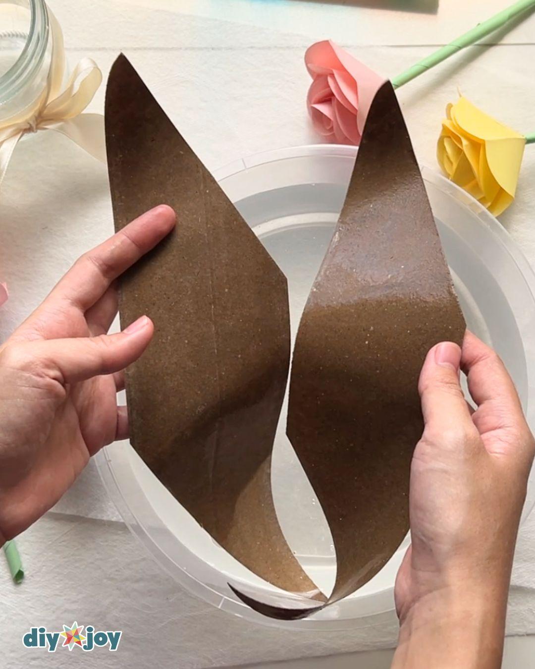 Easy Toilet Paper Roll Easter Banner — separating