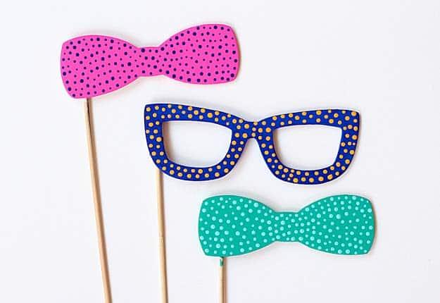 Fun DIY Projects for Kids to Make - Easy DIY Photobooth Props - DIY Projects & Crafts by Sueeye #diy #quickcrafts #crafts #easycraftss