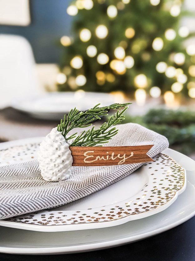 Awesome DIY Christmas Home Decorations and Homemade Holiday Decor Ideas - Quick and Easy Decorating ideas, cool ornaments, home decor crafts and fun Christmas stuff | Crafts and DI