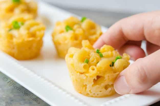 Easy Party Food Ideas | Macaroni & Cheese for a Crowd | DIY Projects and Crafts by Sueeye #appetizers #partyfood #recipes