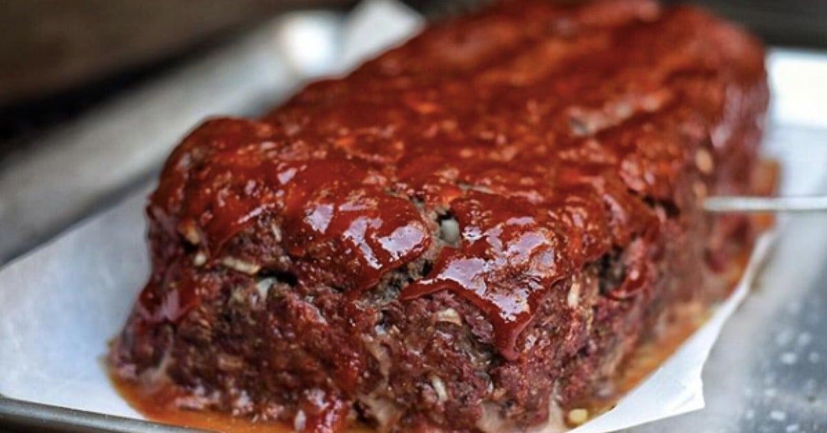 How to Make Juicy Meatloaf (Recipe Included)