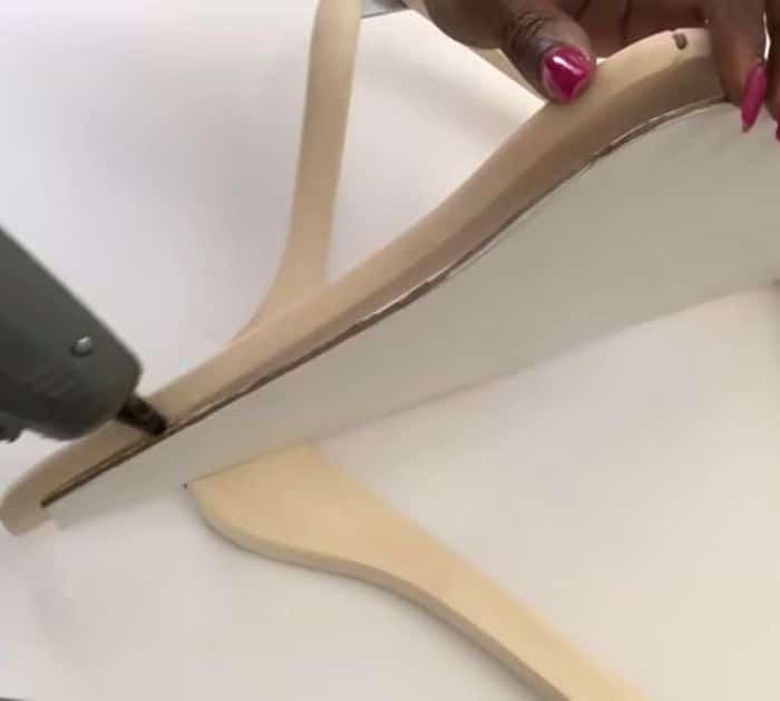 3 Home Decor DIY Using Hangers Project