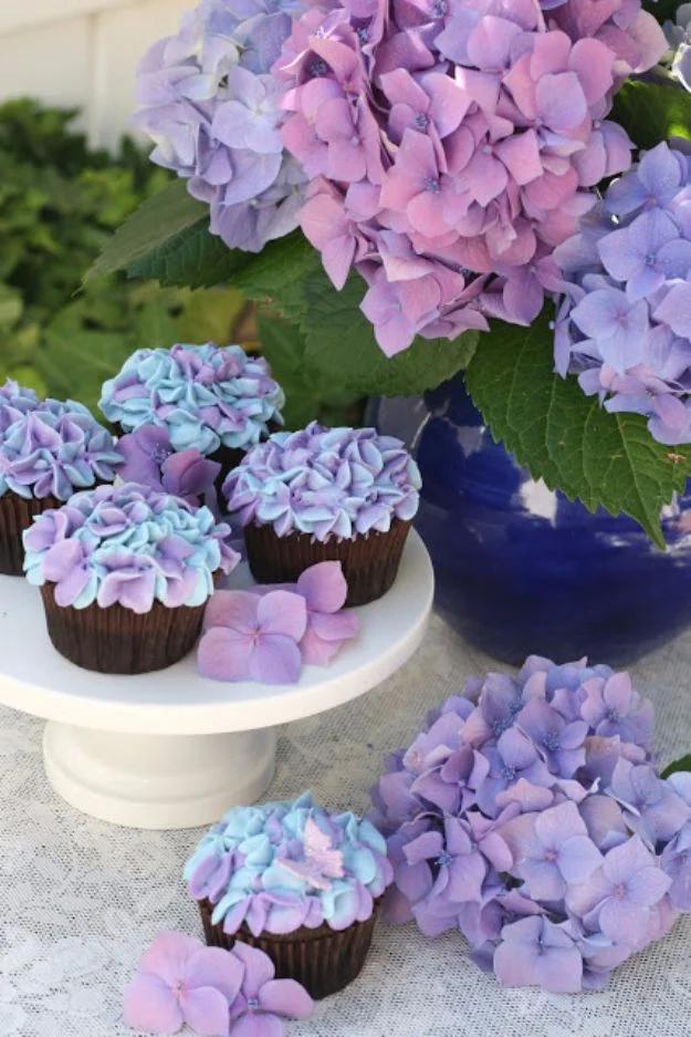 Cool Cupcake Decorating Ideas - Hydrangea Cupcakes - Easy Ways To Decorate Cute, Adorable Cupcakes - Quick Recipes and Simple Decorating Tips With Icing, Candy, Chocolate, Buttercr