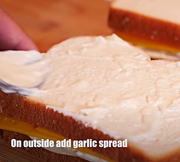 Disney Cream Cheese And Mayo Sauce For A Famous Grilled Cheese
