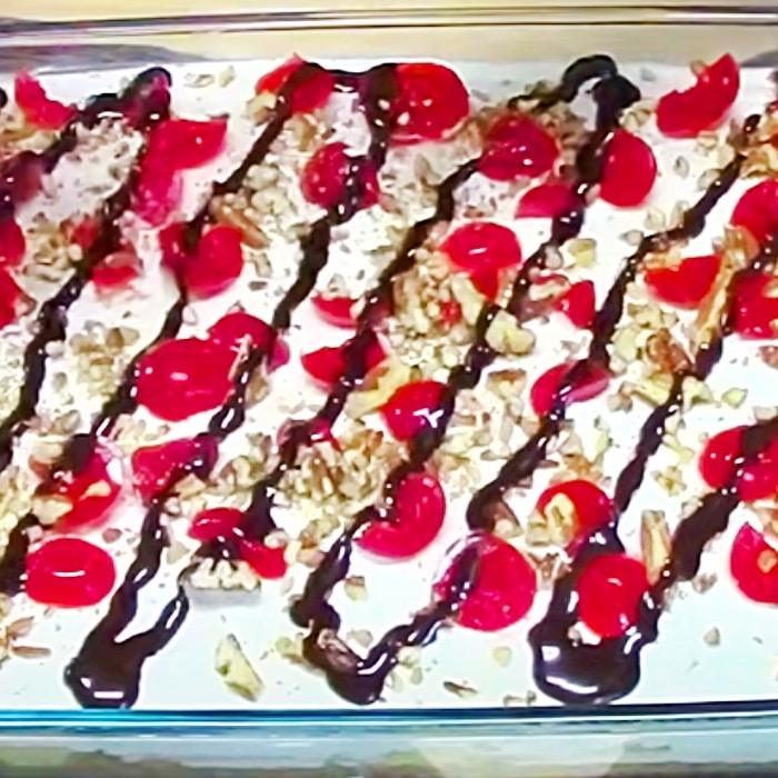 Banana Dessert Ideas - Banana Split Cake Recipe - Easy No Bake Cake