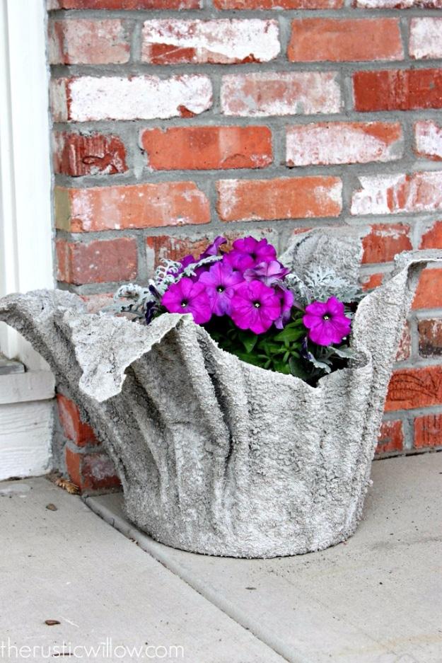 DIY Projects Made With Concrete - DIY Concrete Planter - Quick and Easy DIY Concrete Crafts - Cheap and creative countertops and ideas for floors, patio and porch decor, tables, pl