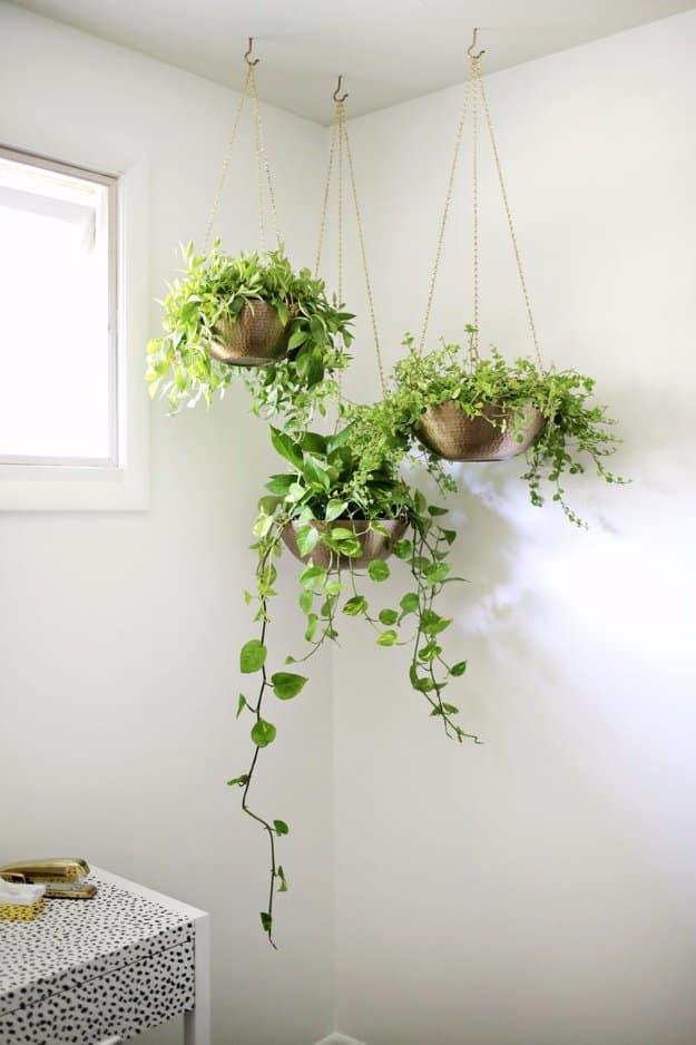 Easy Hanging Planter DIY, a project that makes a great weekend activity and an idea worth saving for later