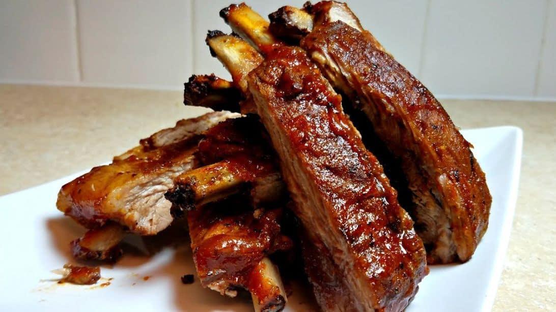 How to Make Smokey and Juicy BBQ Ribs in the Oven