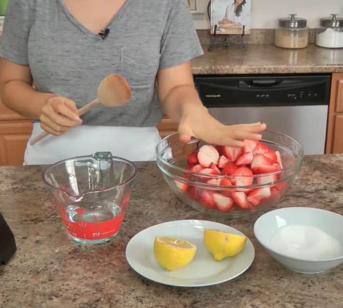 4-Ingredient Strawberry Sorbet Recipe