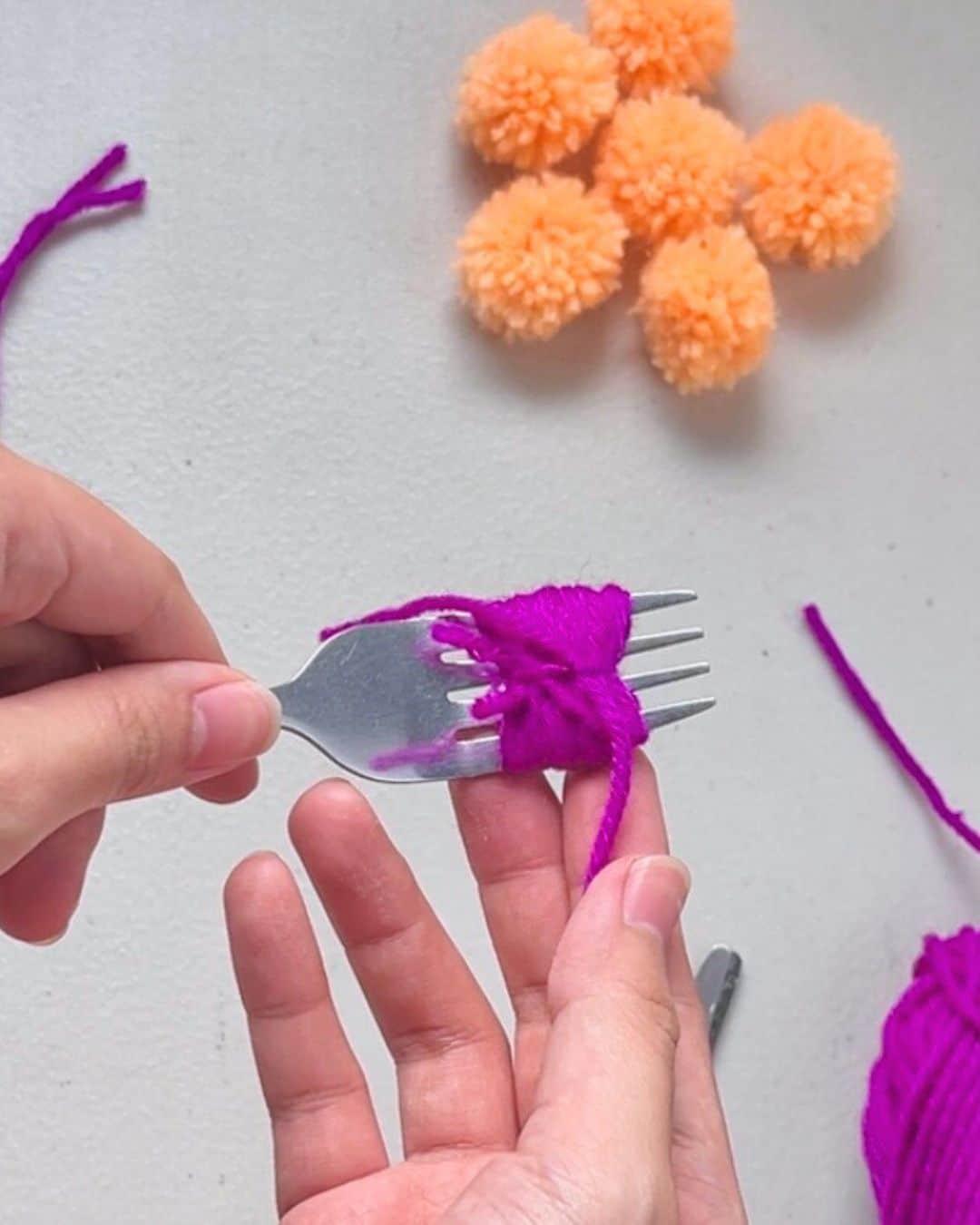Homemade Pom Pom Flowers Fork — flower craft projects