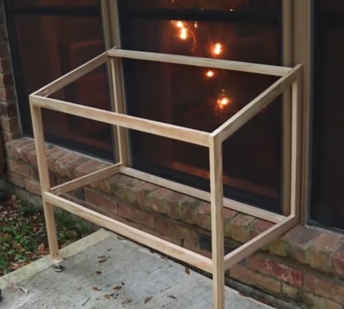 Make a DIY patio for your cat a catio