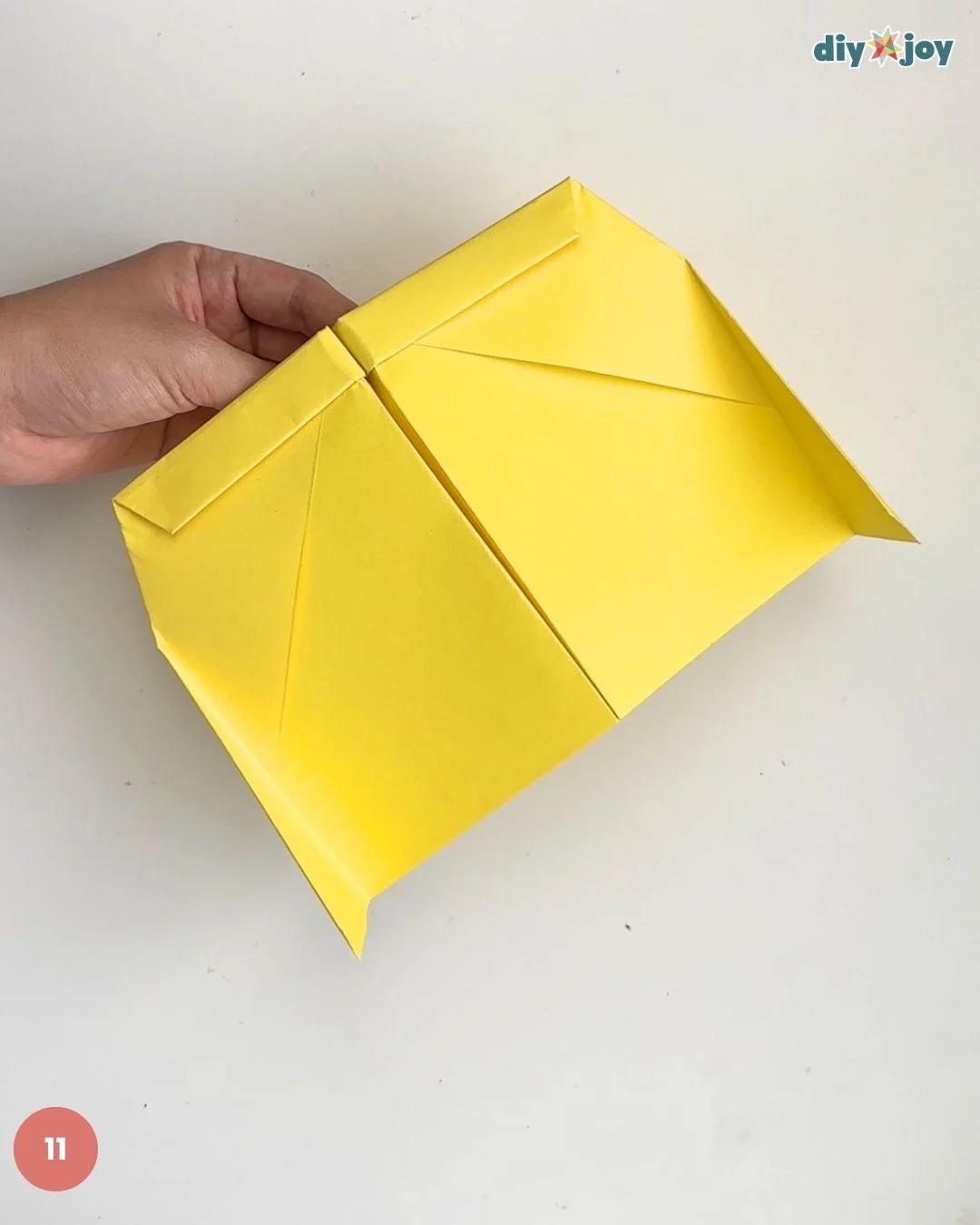 paper airplane tutorial - blackburn