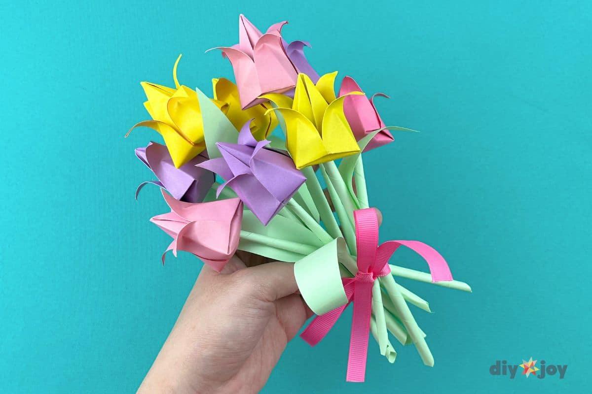 Easy Paper Tulips — paper tulip bouquet