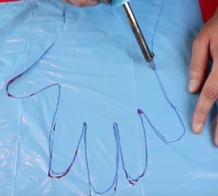 Make gloves from plastic bags