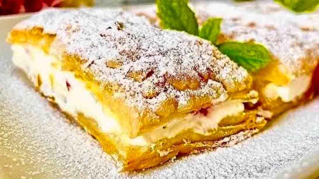 15-Minute Strawberry and Cream Puffs Recipe