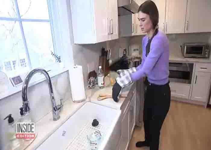 Deep cleaning kitchen wooden spoon