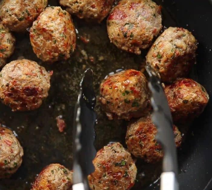 Cheesy Skillet Meatballs Recipe