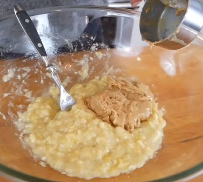 4-Ingredient Peanut Butter Oatmeal Cookies Instructions