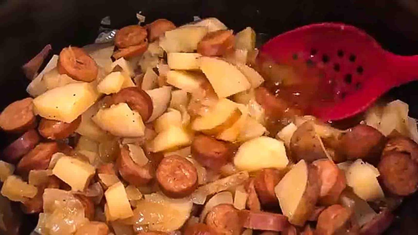 Slow Cooker Sausage and Potatoes Recipe