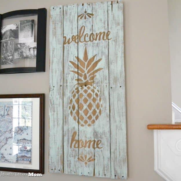 Pineapple Wooden Welcome Art - Upcycled Pallet Art, an easy weekend build using reclaimed wood and it comes together fast