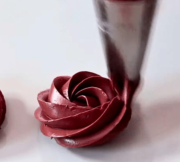 Easy Buttercream Frosting Recipe