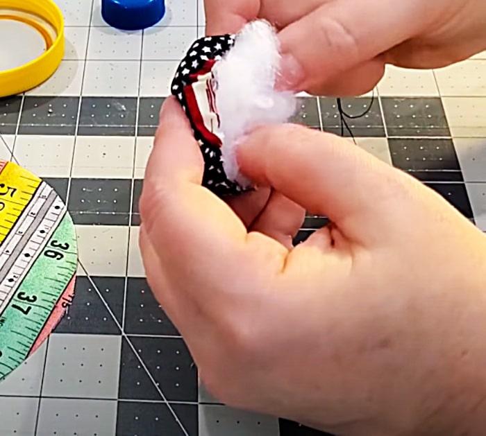 Recycled Crafts - Easy Pincushion Project - DIY Bottle Cap Project