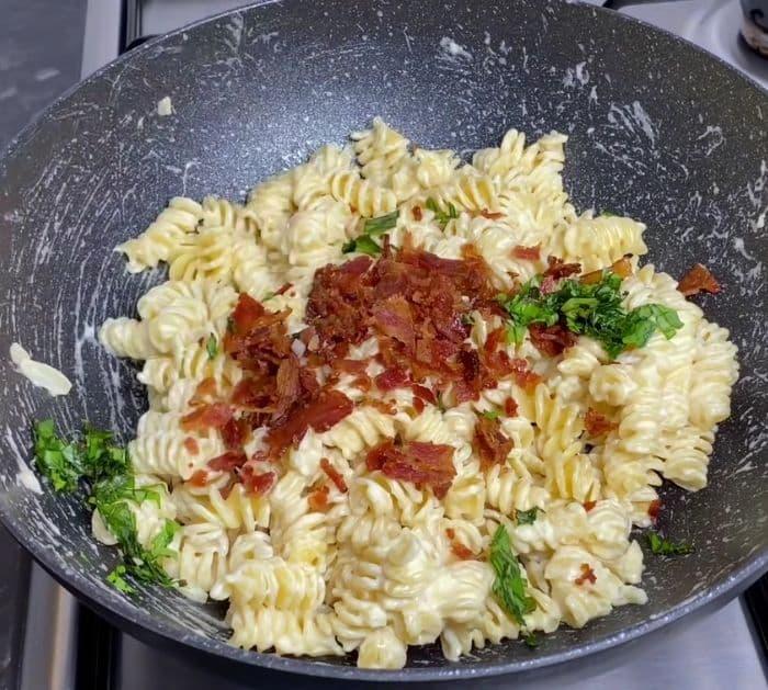How To Make Creamy Bacon Pasta