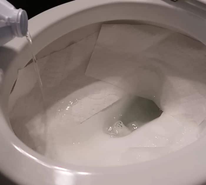 How To Clean Your Bahtroom Using Dollar Tree Items