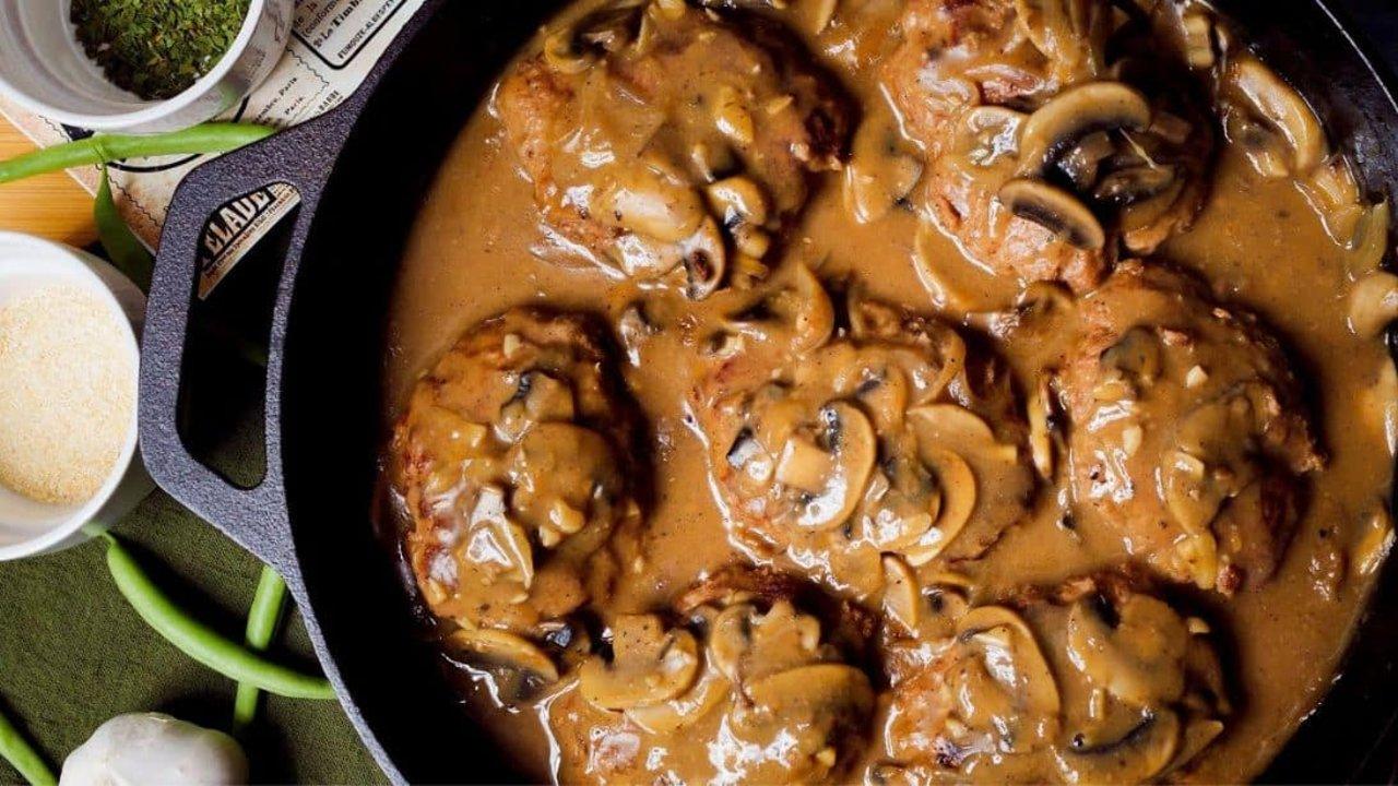 Salisbury Steak With Creamy Mushroom Sauce