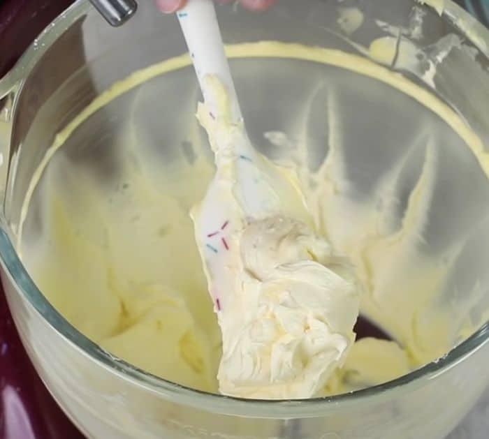 Quick and easy whipped shortbread cookie