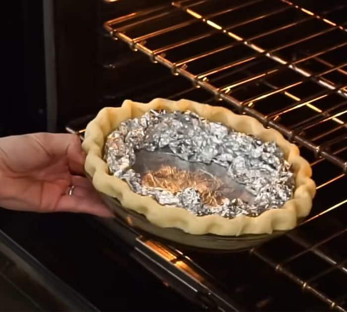 Super Easy and Rich Chocolate Silk Pie Recipe