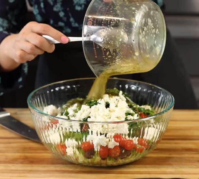 15 Minute Mediterranean Chickpea Salad Instructions