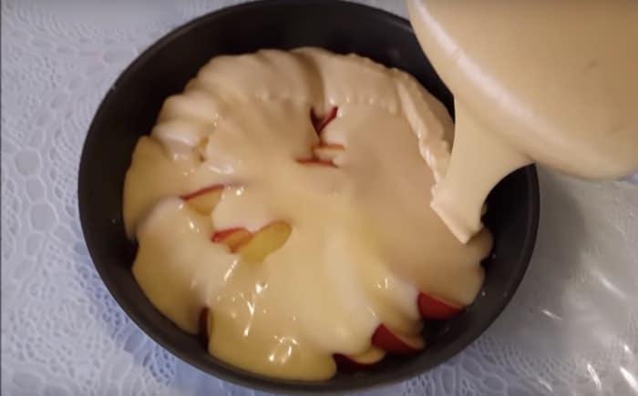 Easy Apple Upside Down Cake Recipe