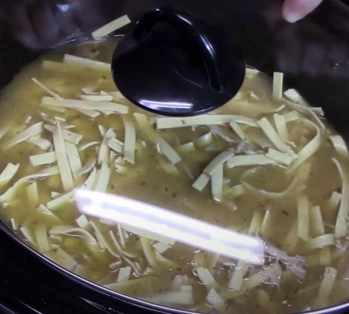 Crockpot Mississippi Chicken With Noodles - Easy Recipes