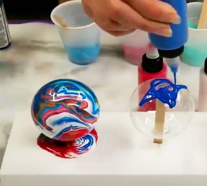 Use Acrylic Paint To Make Ornament - Easy DIY Ornaments