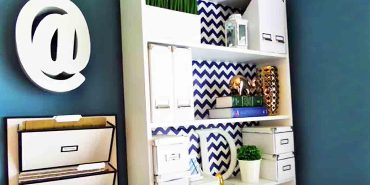 Watch How She Revamps An Old Bookshelf For $3 And A Stylish Decor Item!