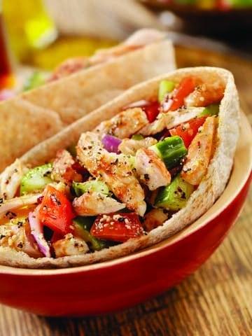 Easy Crock Pot Recipes You Have To Try Today | Best Easy Slow Cooker Recipe Ideas for the Crockpot Include beef stew, chili, chicken dinner dishes, soup and more | Greek Crockpot C