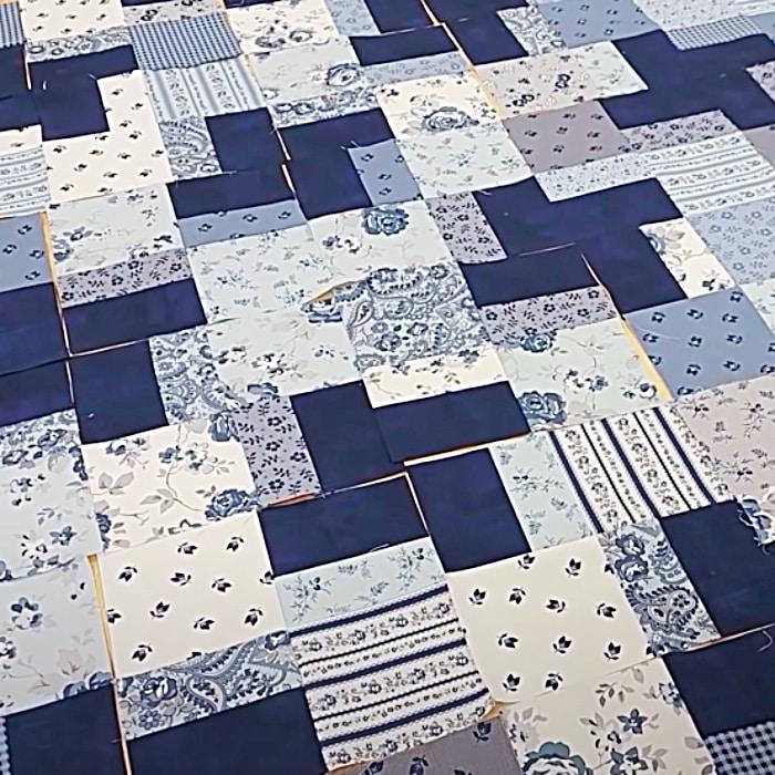 Layer Cake Easy Quilt - One Day Quilt - Easy sewing Pattern - Fun Sewing Project