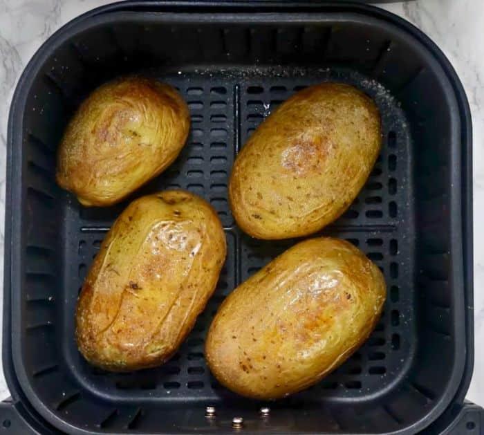 How to Baked Potatoes in the Air Fryer