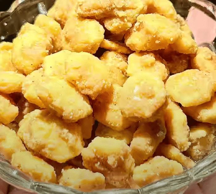 Easy to Make Salted Caramel Cracker Bites