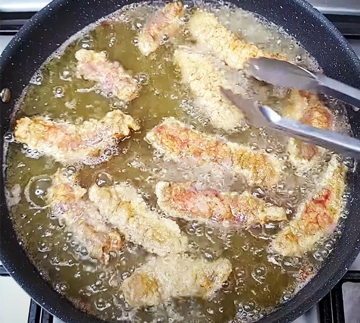 STEAK FINGERS | Chicken Fried Steak Fingers and Gravy Recipe - cube Steak Recipe
