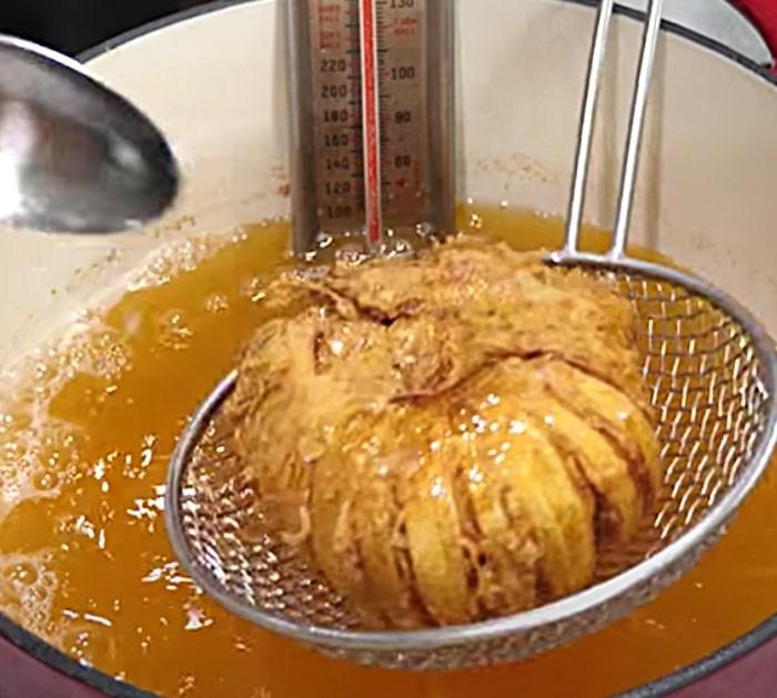 How to make a large fried bloomin onion like Outback Steakhouse
