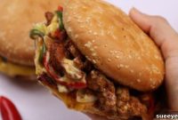 Simple Chicken Fajita Burger