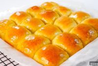 Pillowy Soft Hawaiian Sweet Rolls