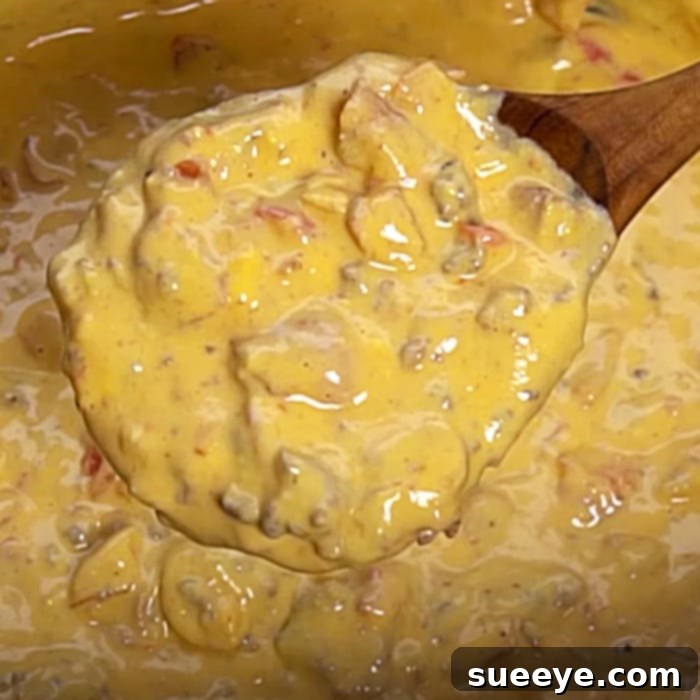 Loaded Crockpot Bacon Cheeseburger Dip 3 Crockpot Cheeseburger Dip With Bacon - Easy Crockpot Ideas - How To Make A Party Dip