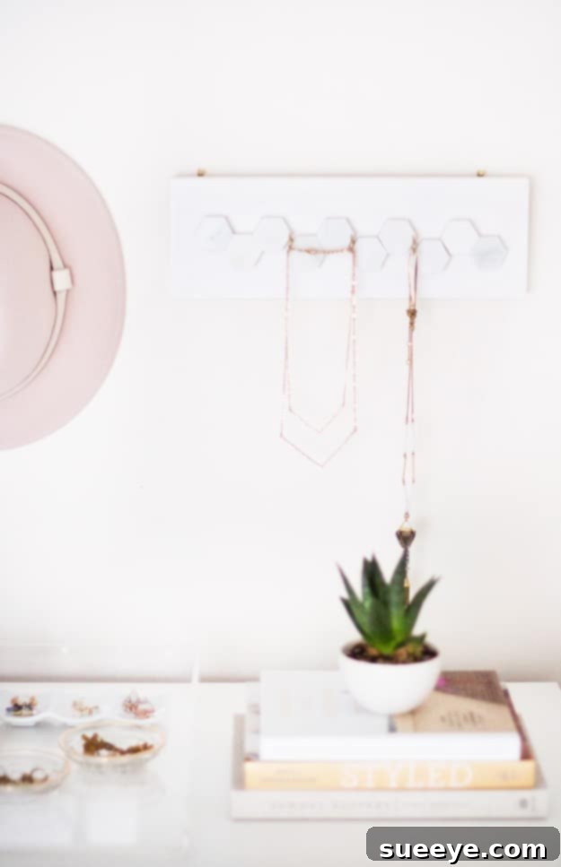 DIY Faux Marble Ideas - DIY Marble Jewelry Hanger - Easy Crafts and DIY Projects With Faux Marbling Tutorials - Paint and Decorate Home Decor, Creative DIY Gifts and Office Accessories DIY Marble Jewelry Hanger - Smart Storage Solutions for Accessories and Elegant Bedroom Decor